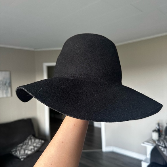Floppy Black Wide-Brim Hat - Picture 3 of 6